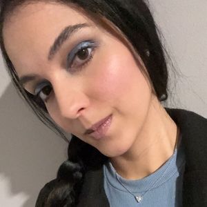 Meet your Posher, Yanet